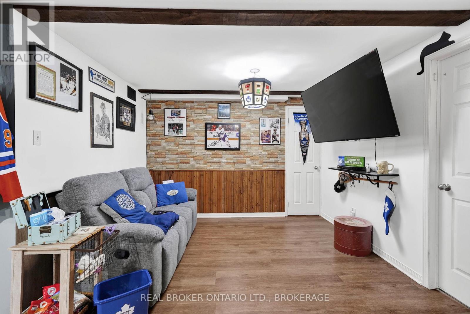 5121 BRUNET ROAD - 21