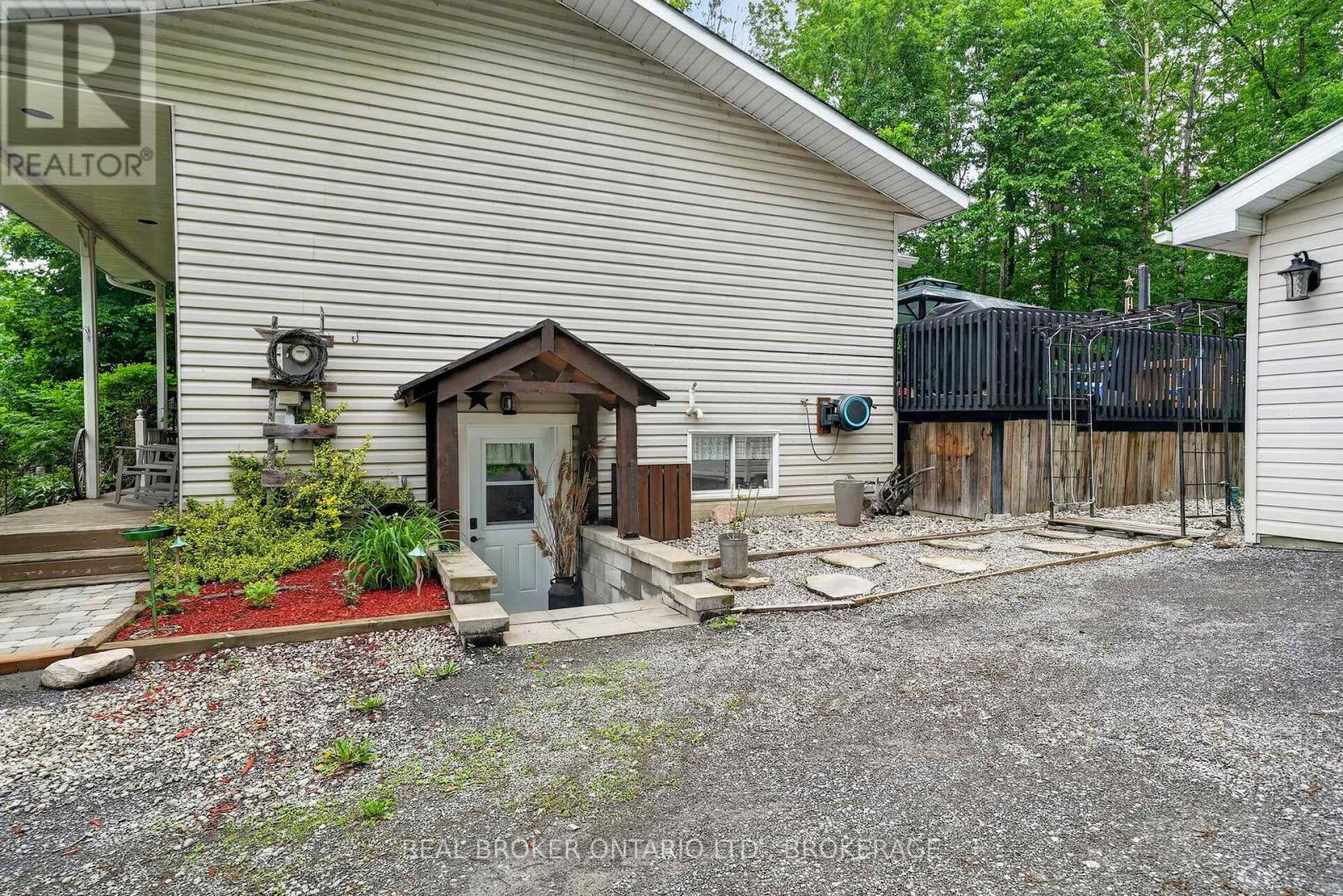 5121 BRUNET ROAD - 31