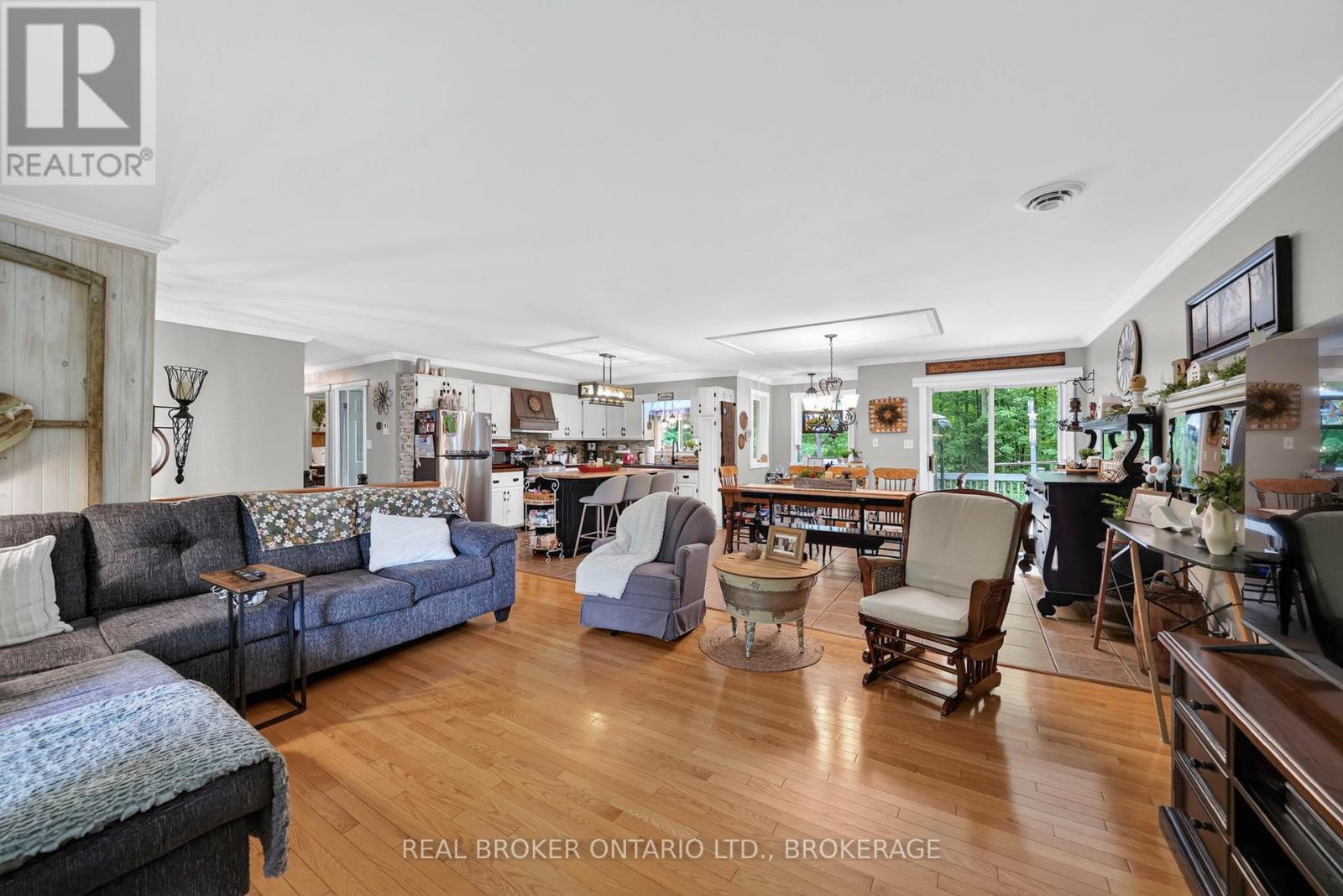 5121 BRUNET ROAD - 6