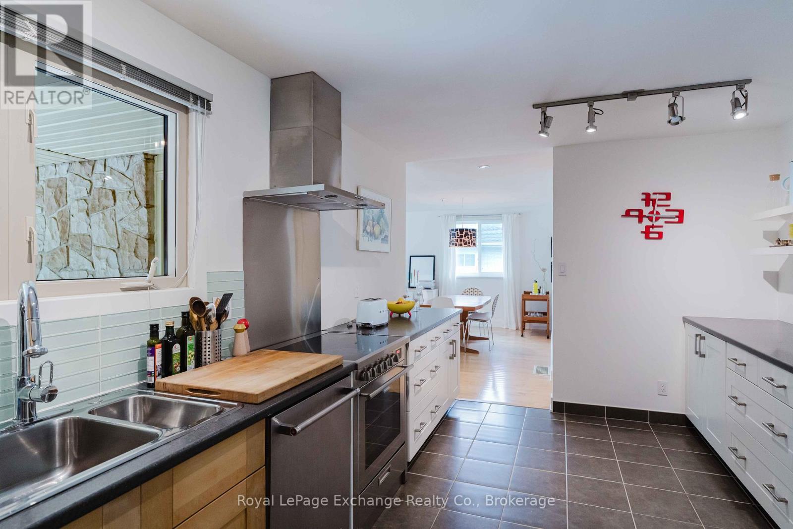 579 PEIRSON AVENUE - 24