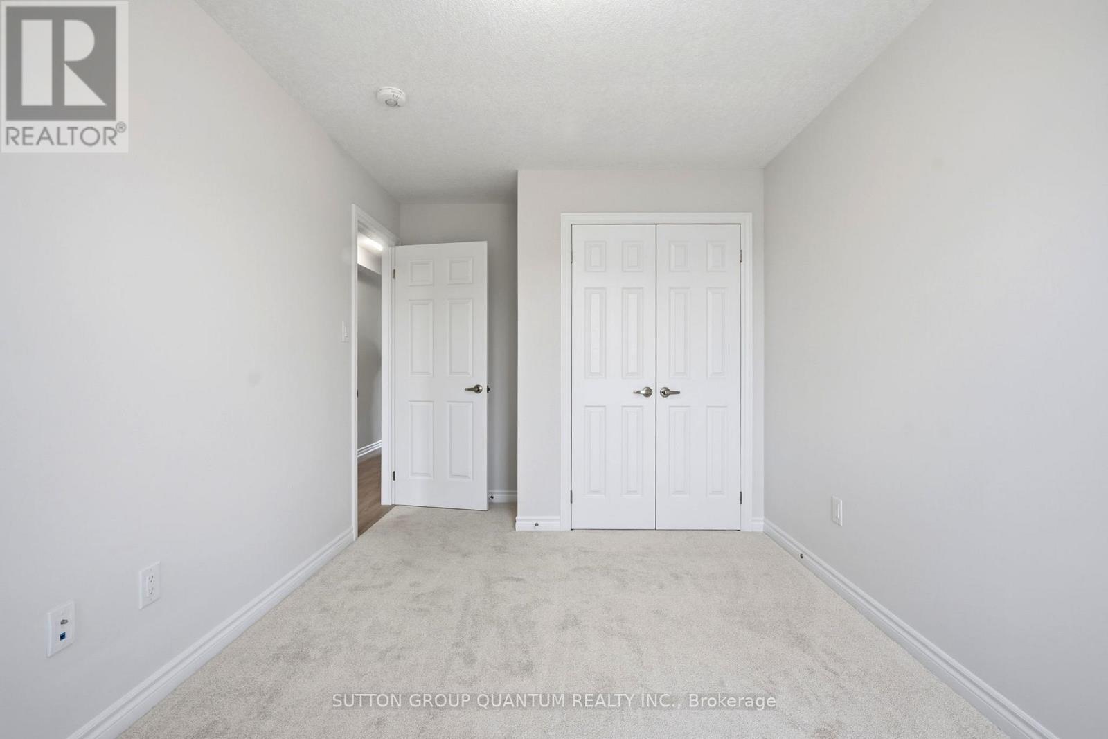 #70 677 PARK ROAD N - 31