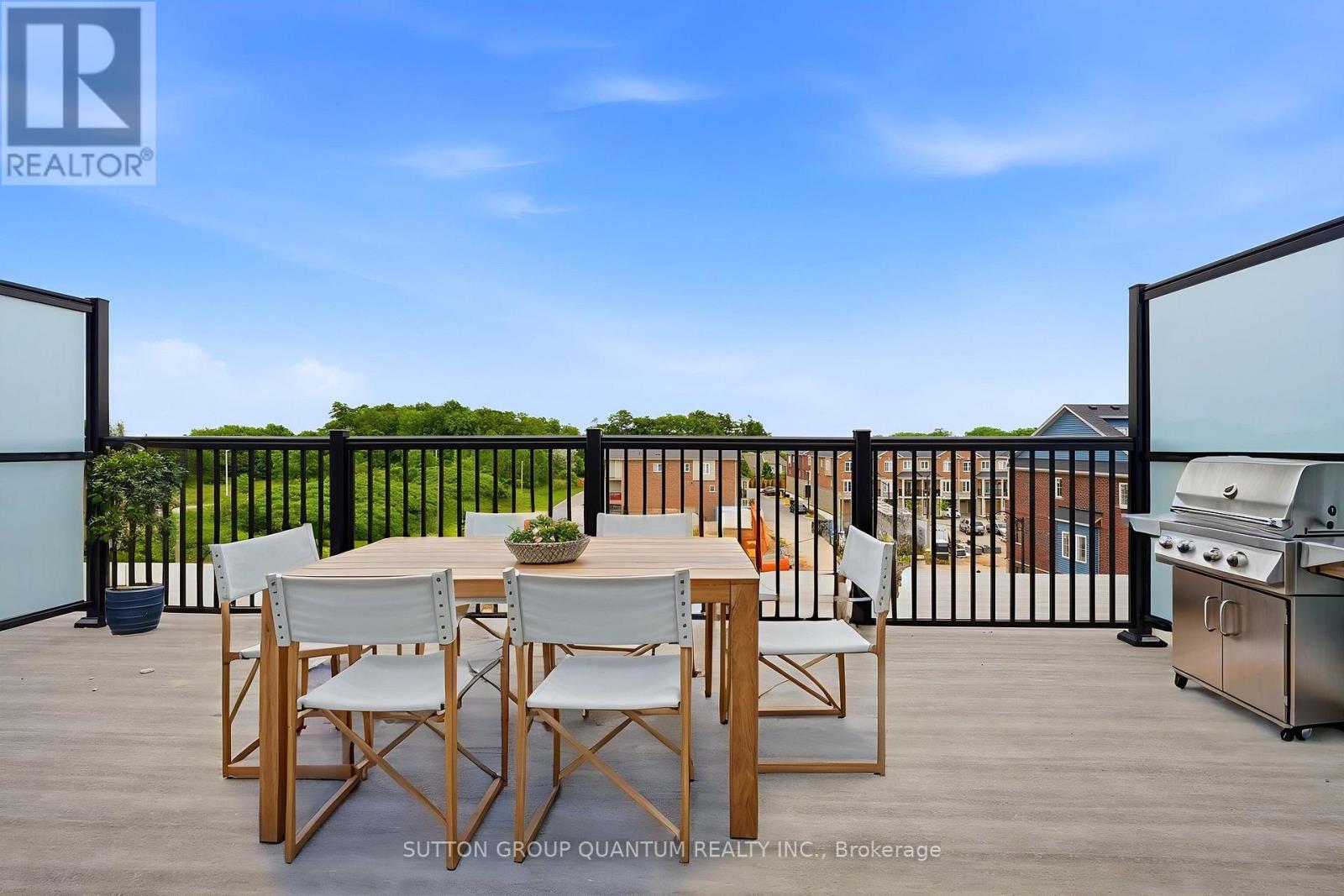 #70 677 PARK ROAD N - 36