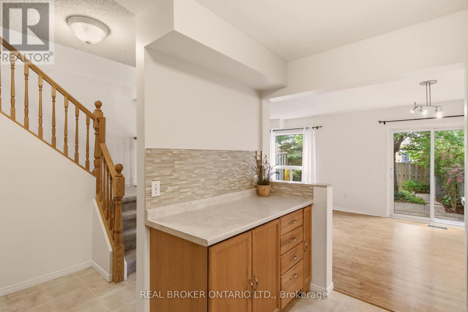 2 IRELAND PLACE - 9