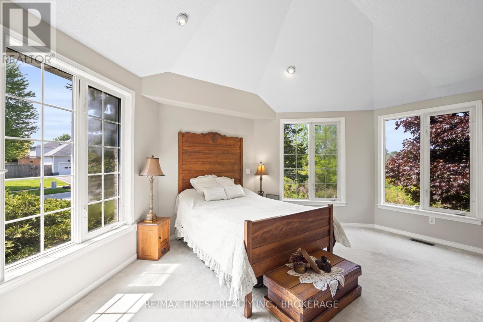 941 MALVERN TERRACE - 19