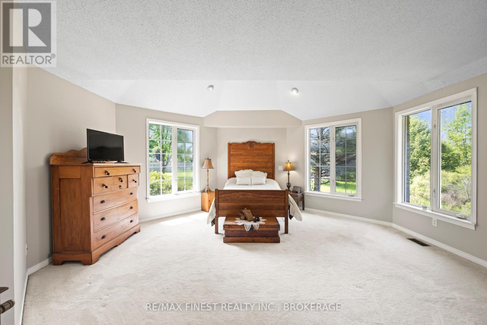941 MALVERN TERRACE - 18