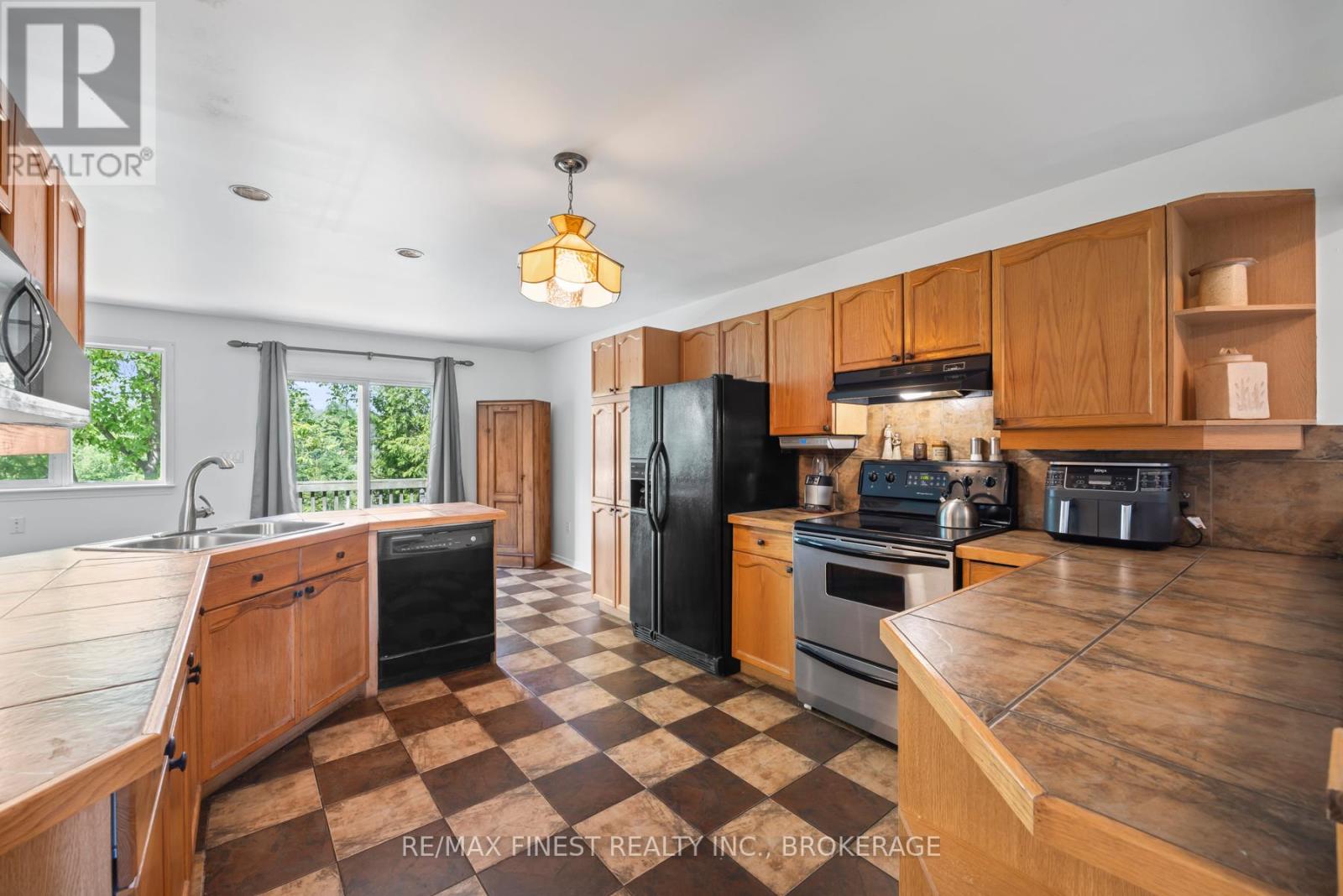 941 MALVERN TERRACE - 24