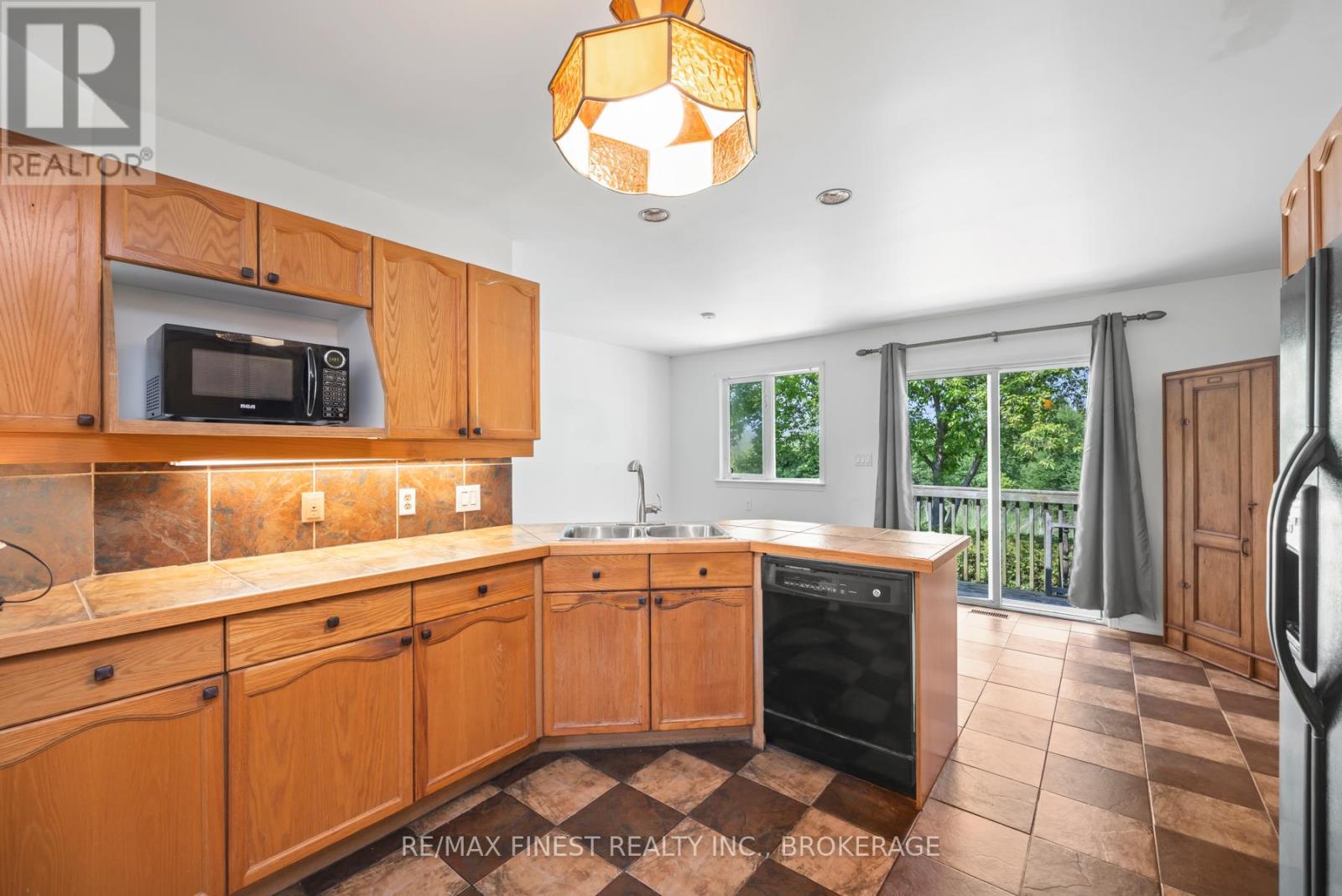 941 MALVERN TERRACE - 25