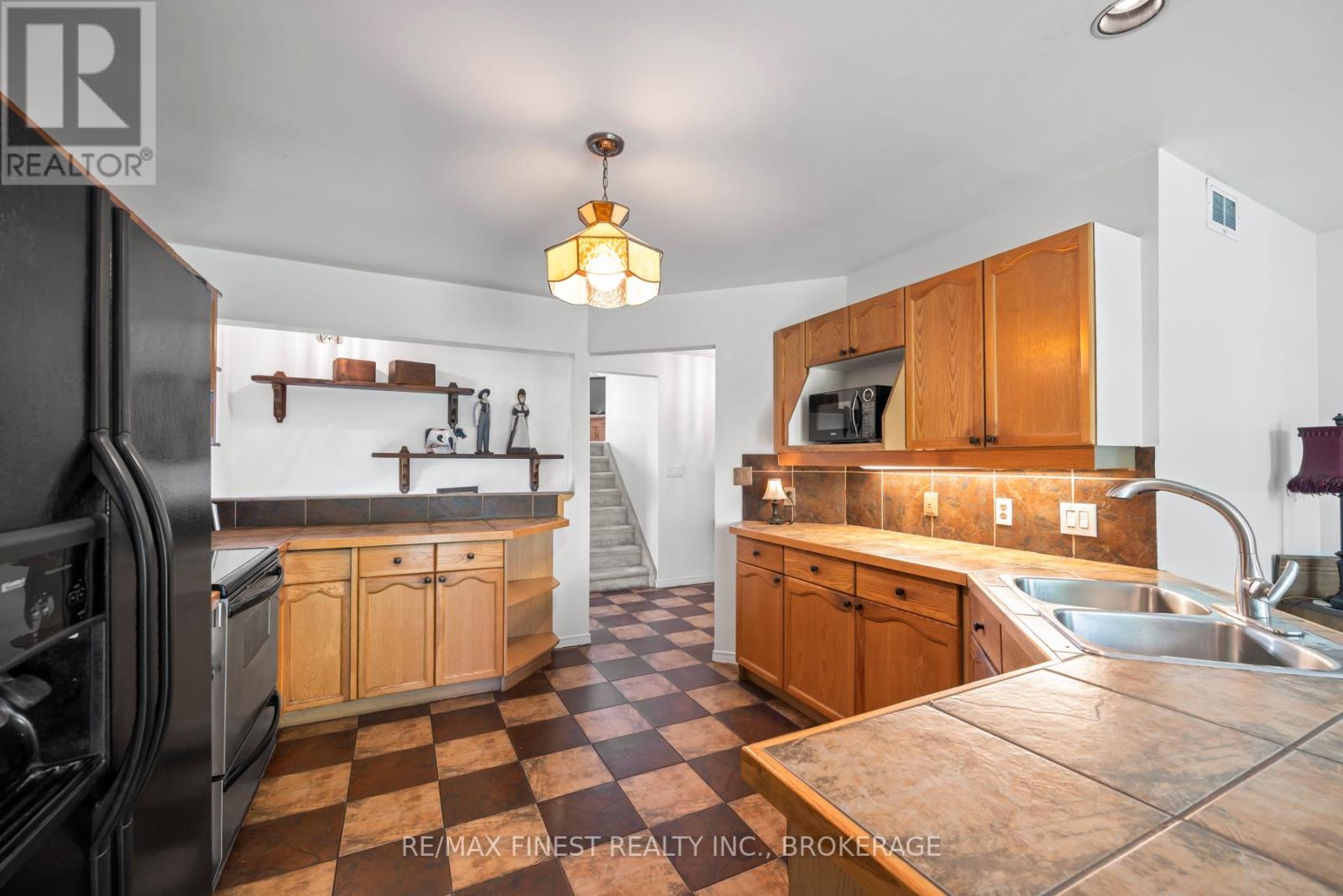 941 MALVERN TERRACE - 26