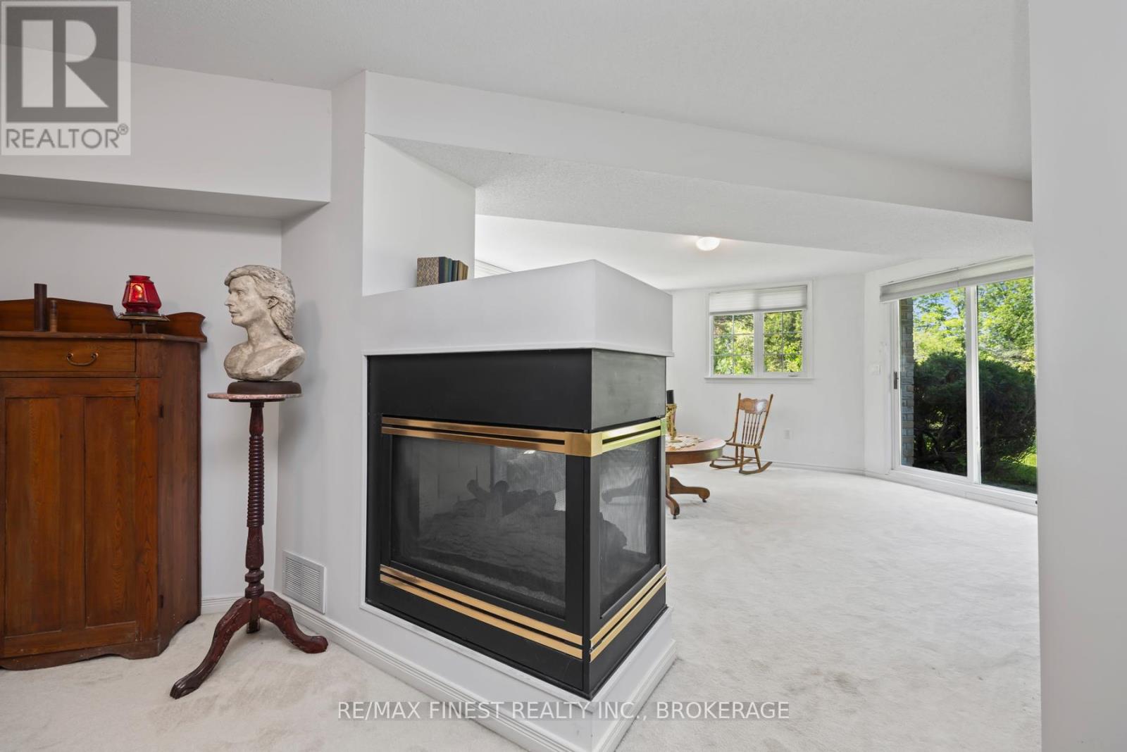 941 MALVERN TERRACE - 35