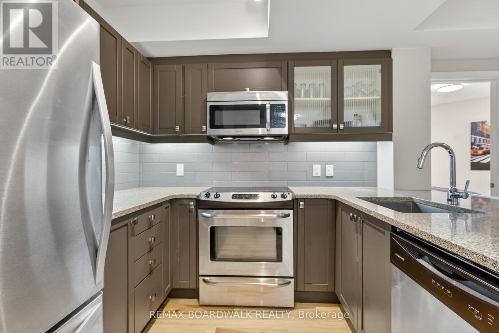 #116 316 BRUYERE STREET - 18