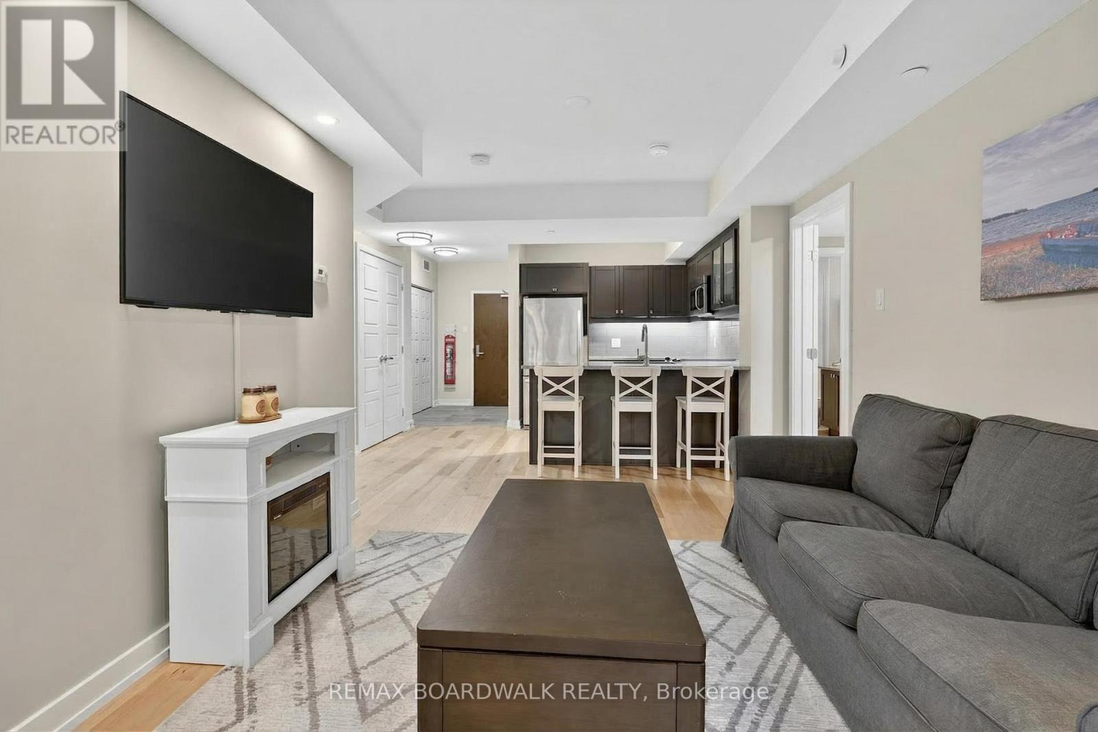#116 316 BRUYERE STREET - 25