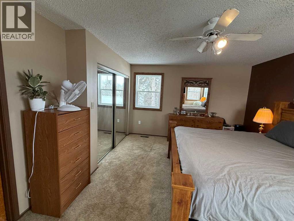 4606 50 Avenue - 18