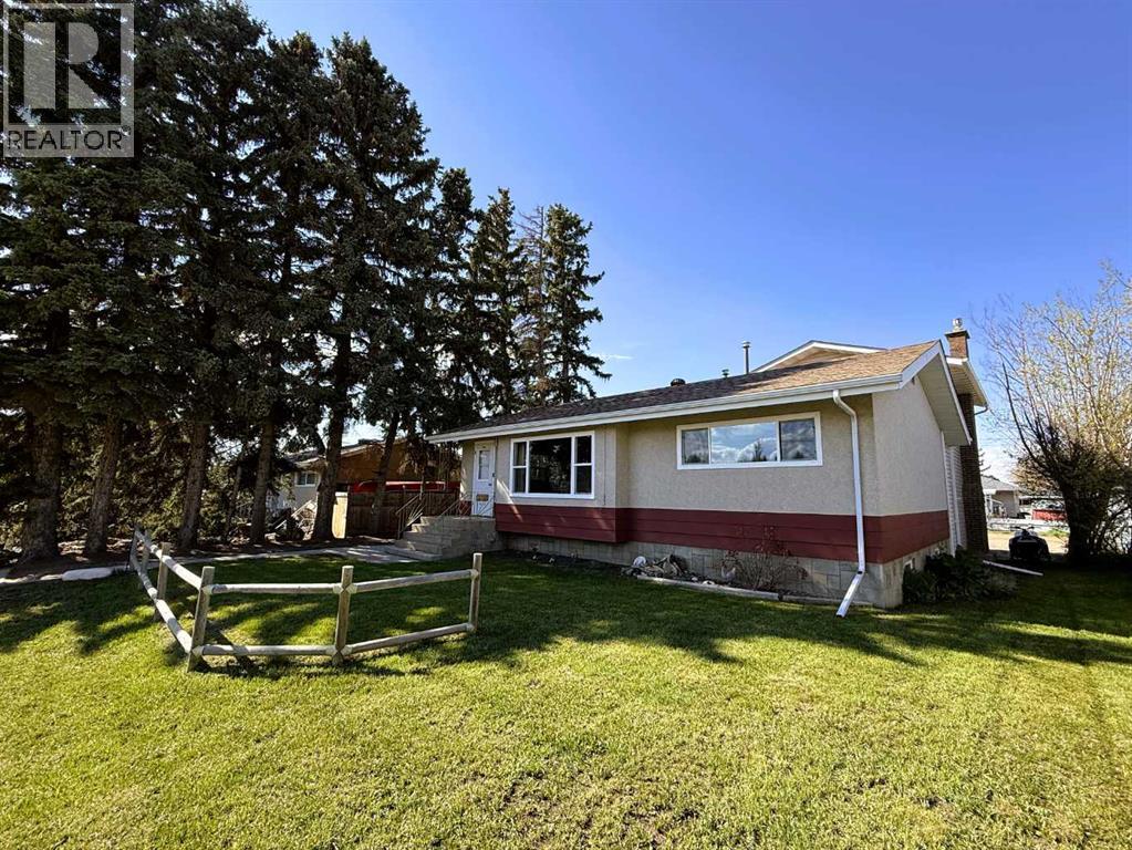 4606 50 Avenue - 2