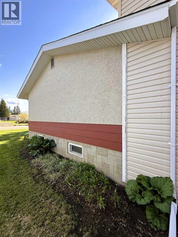 4606 50 Avenue - 39