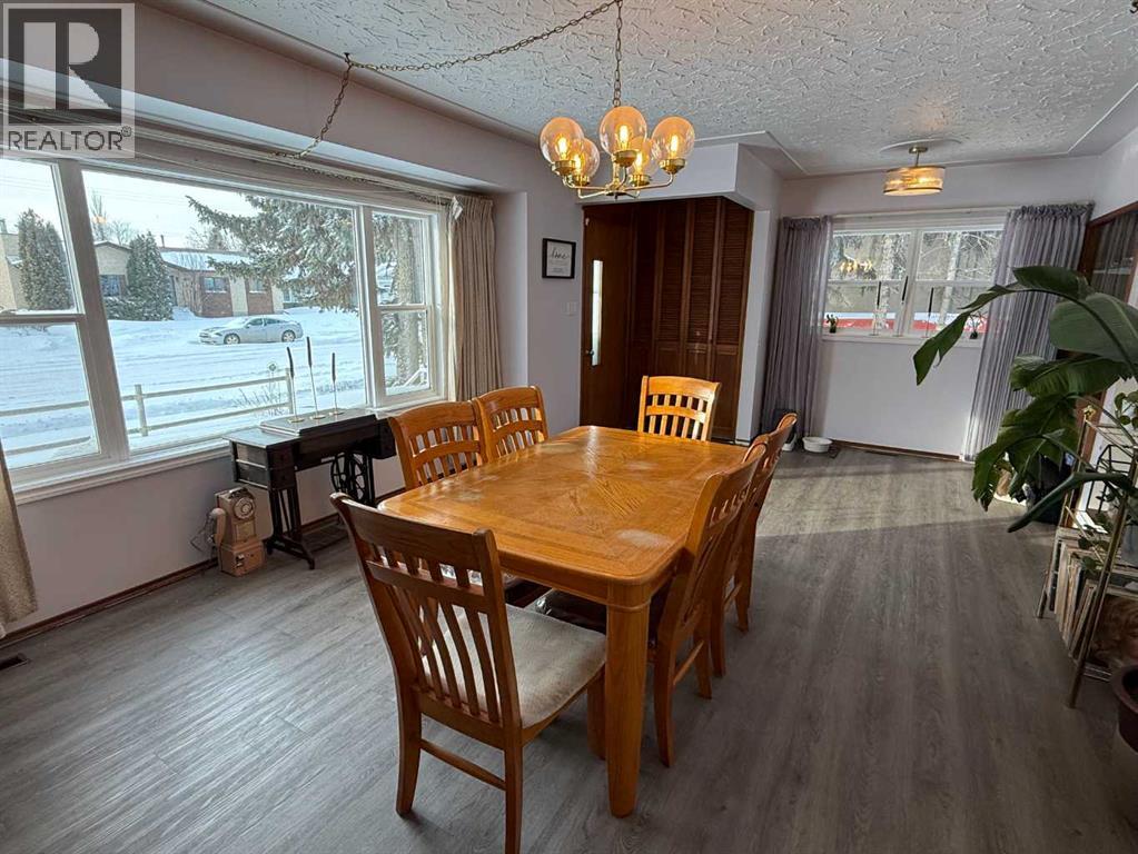 4606 50 Avenue - 4