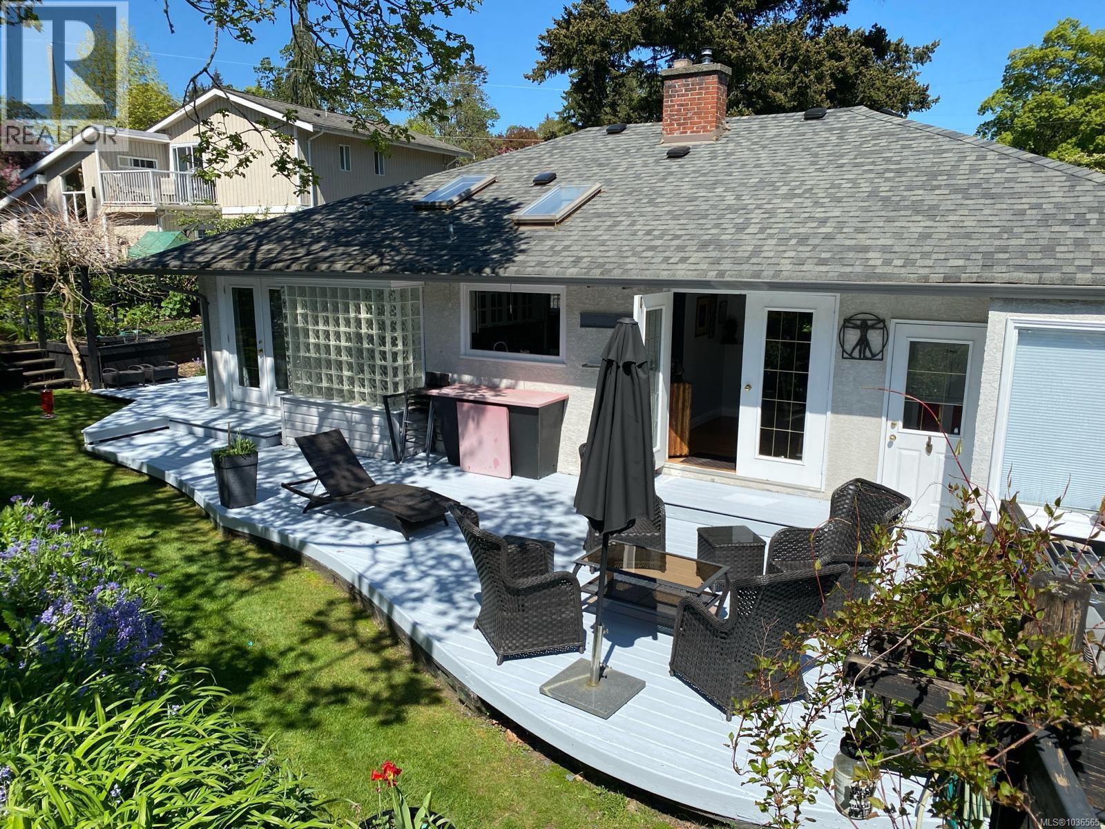 886 Cunningham Rd - 2