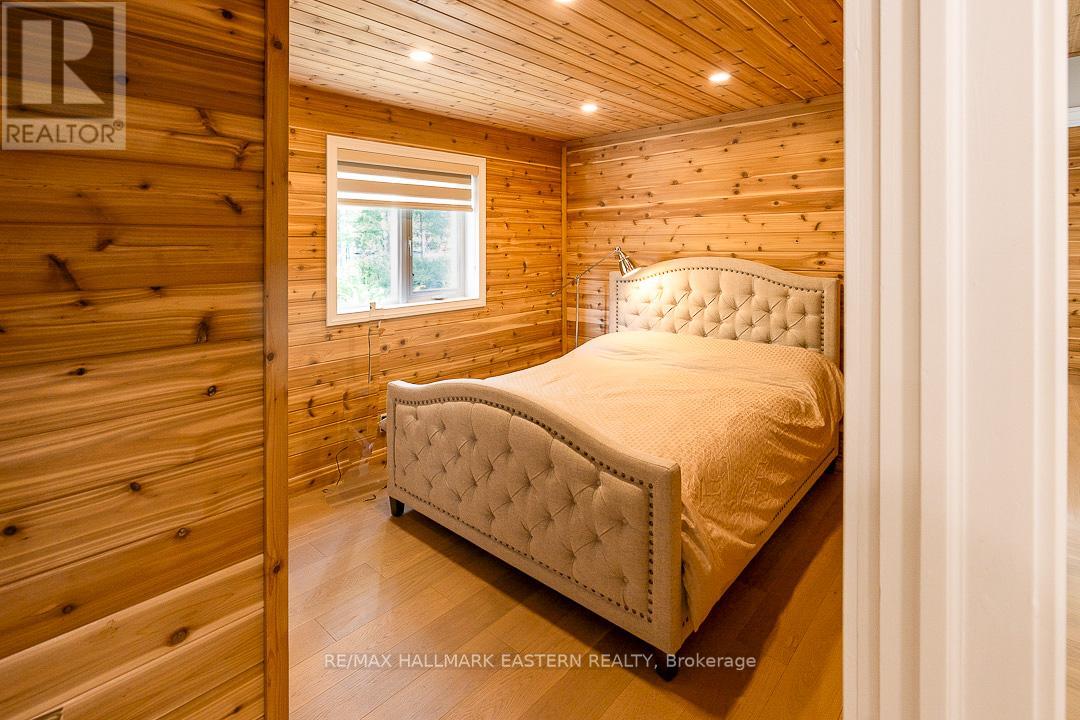 15 OAKRIDGE DRIVE - 12