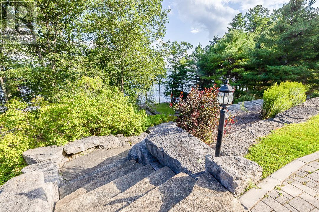 15 OAKRIDGE DRIVE - 22