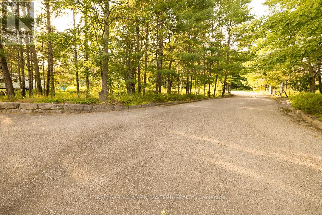 15 OAKRIDGE DRIVE - 31