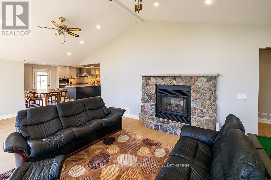 15 OAKRIDGE DRIVE - 6