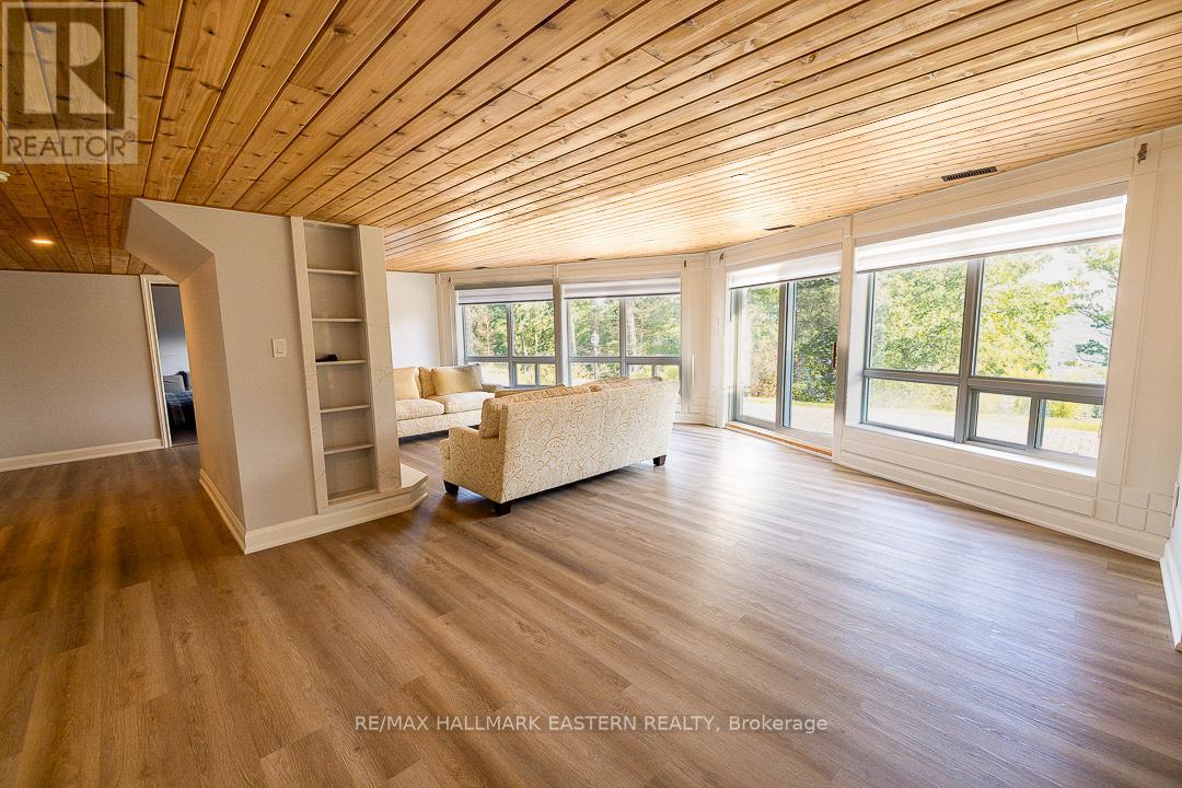 15 OAKRIDGE DRIVE - 7