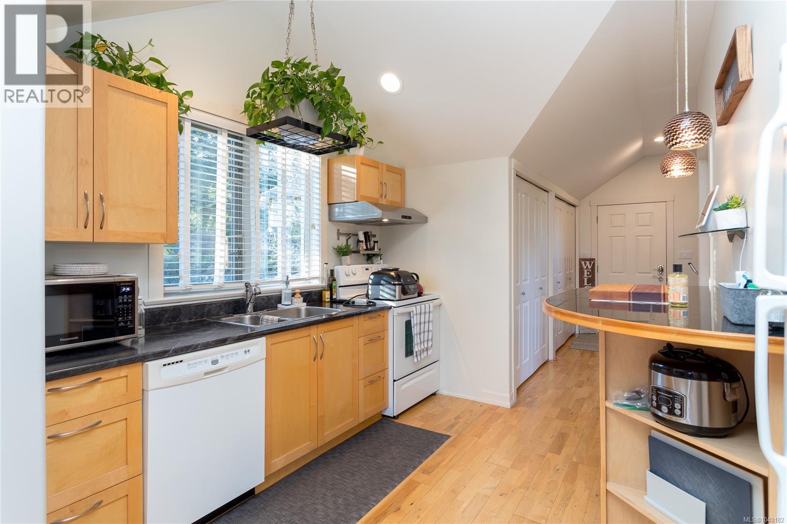 240 Viaduct Ave W - 65