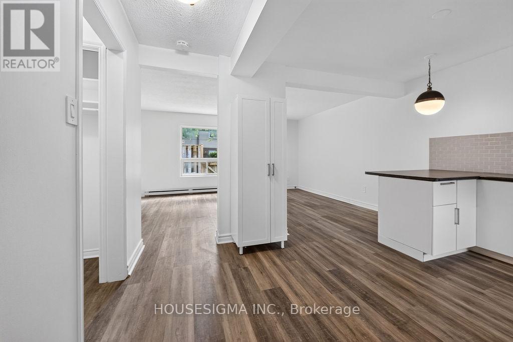 #143 166 SOUTHDALE ROAD W - 25