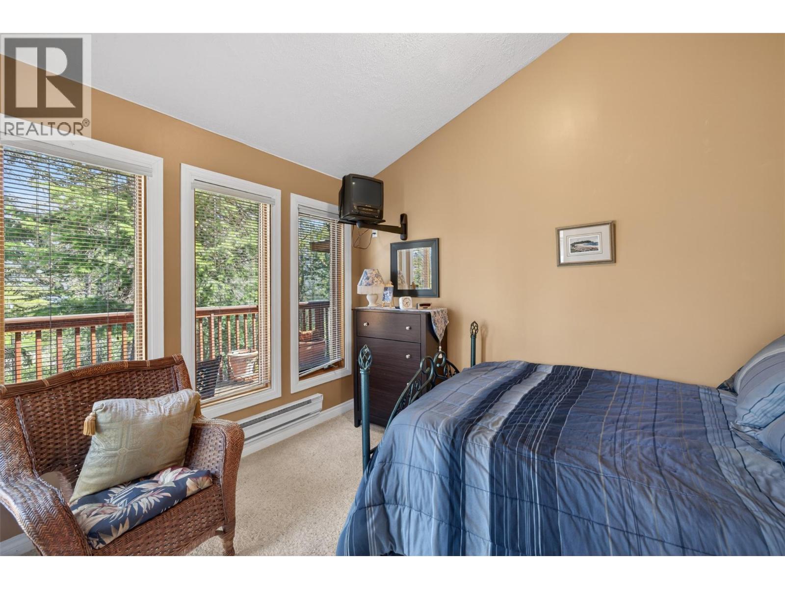 6035 COLUMBIA LAKE Road - 19