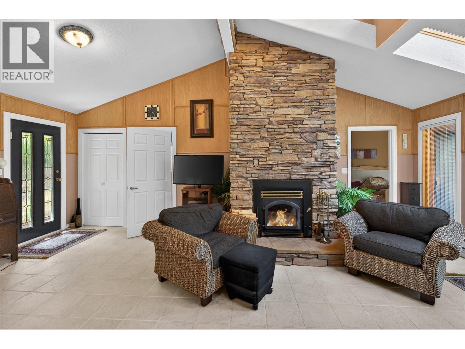 6035 COLUMBIA LAKE Road - 16