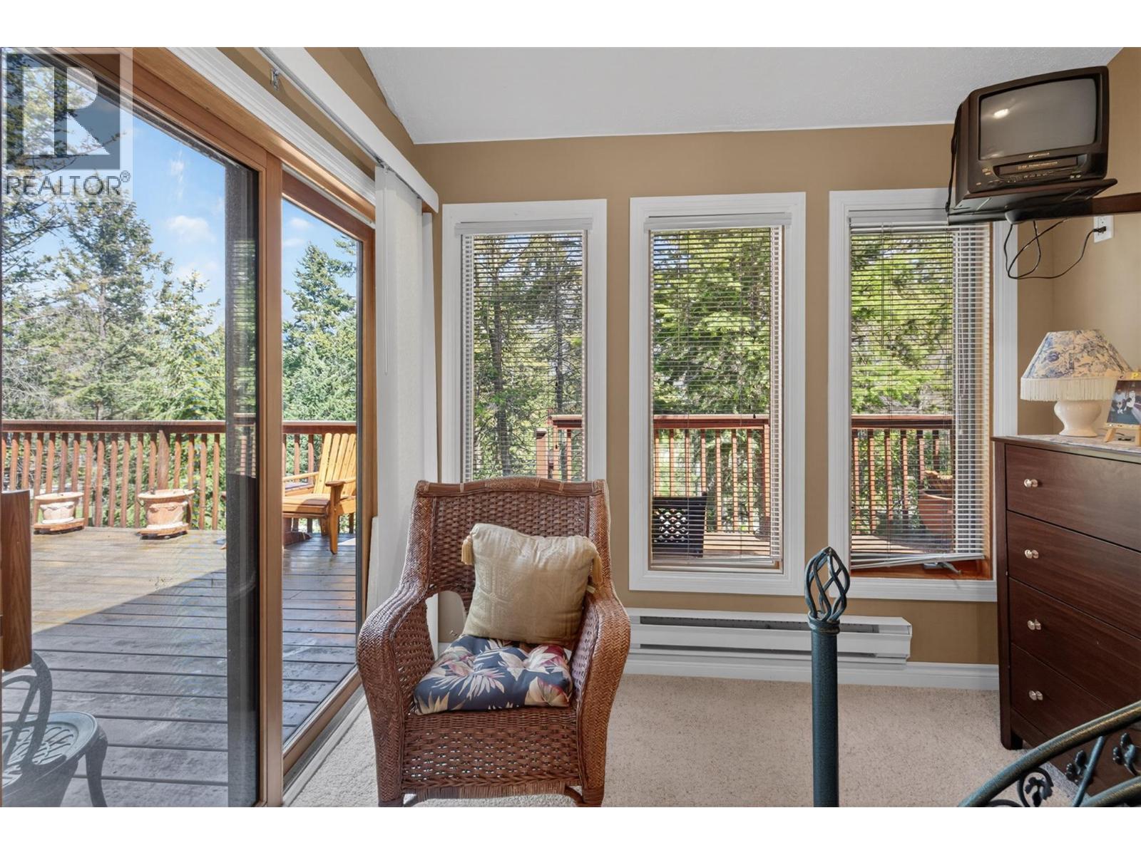 6035 COLUMBIA LAKE Road - 20