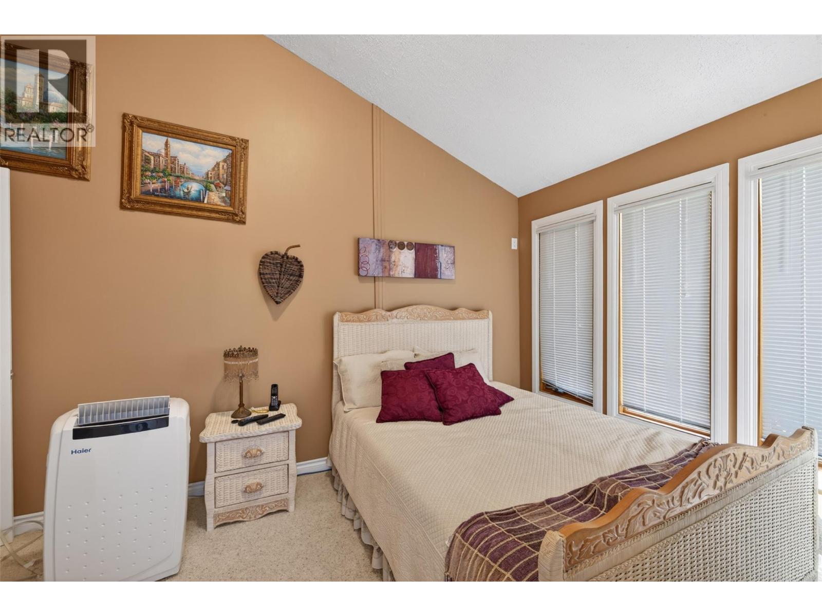 6035 COLUMBIA LAKE Road - 18