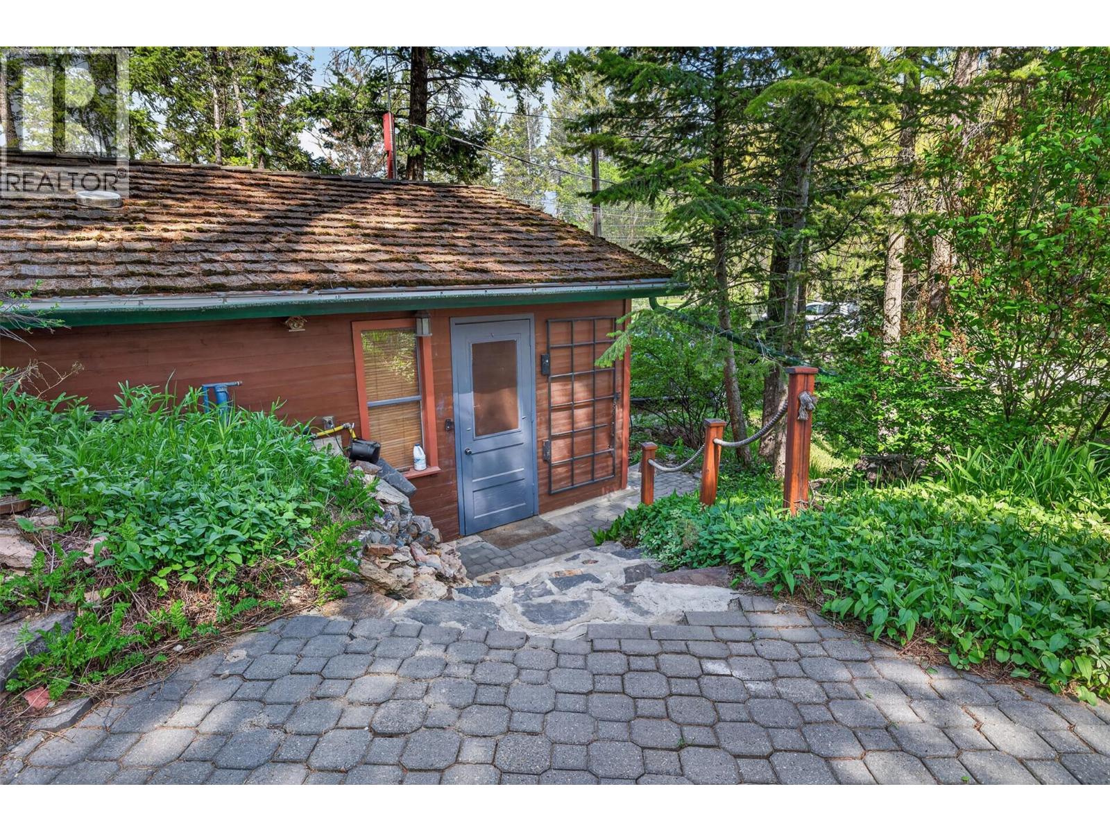 6035 COLUMBIA LAKE Road - 47