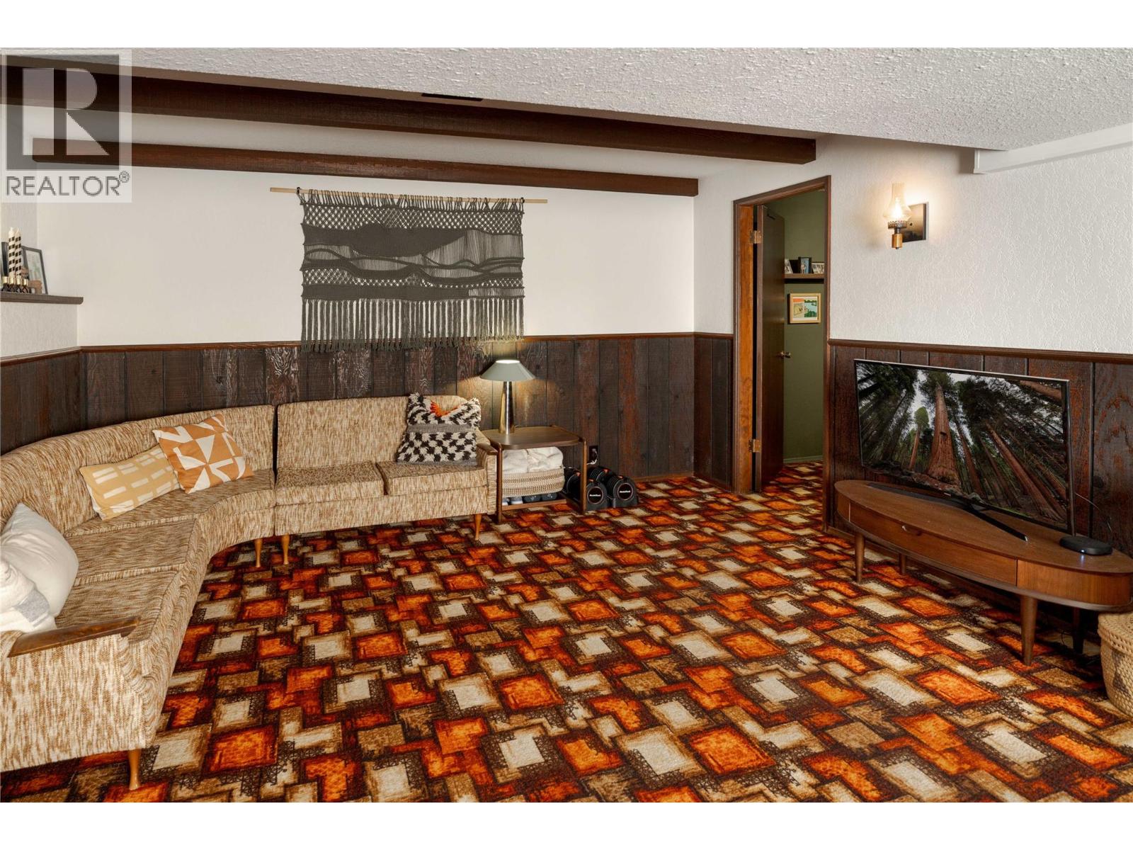 489 Okaview Road, Kelowna