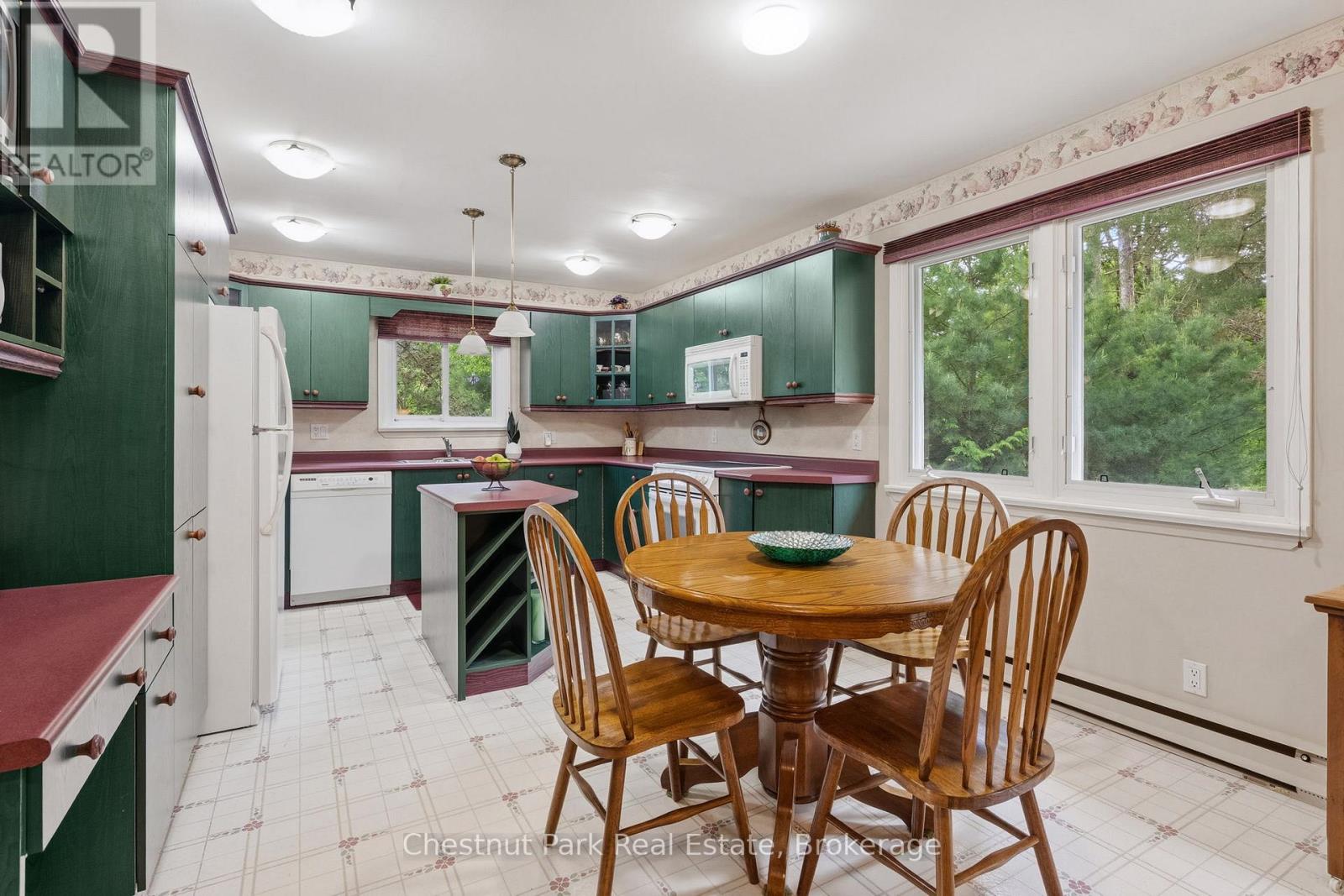 379 GABLES ROAD - 13