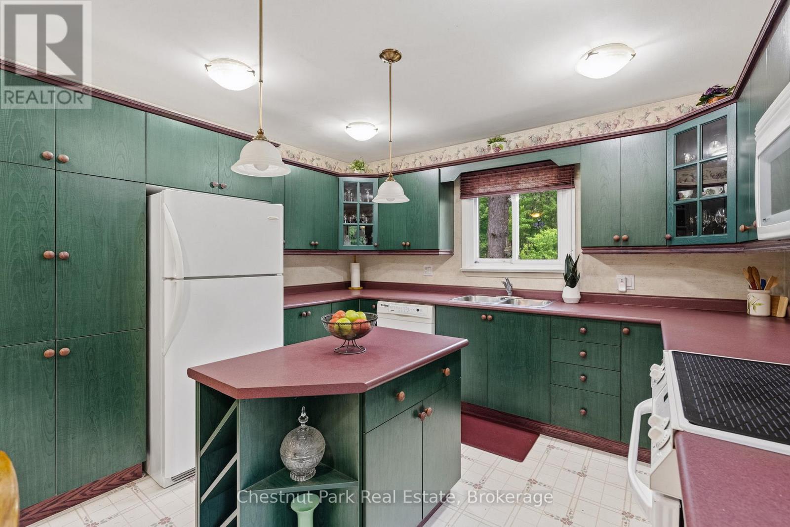 379 GABLES ROAD - 14