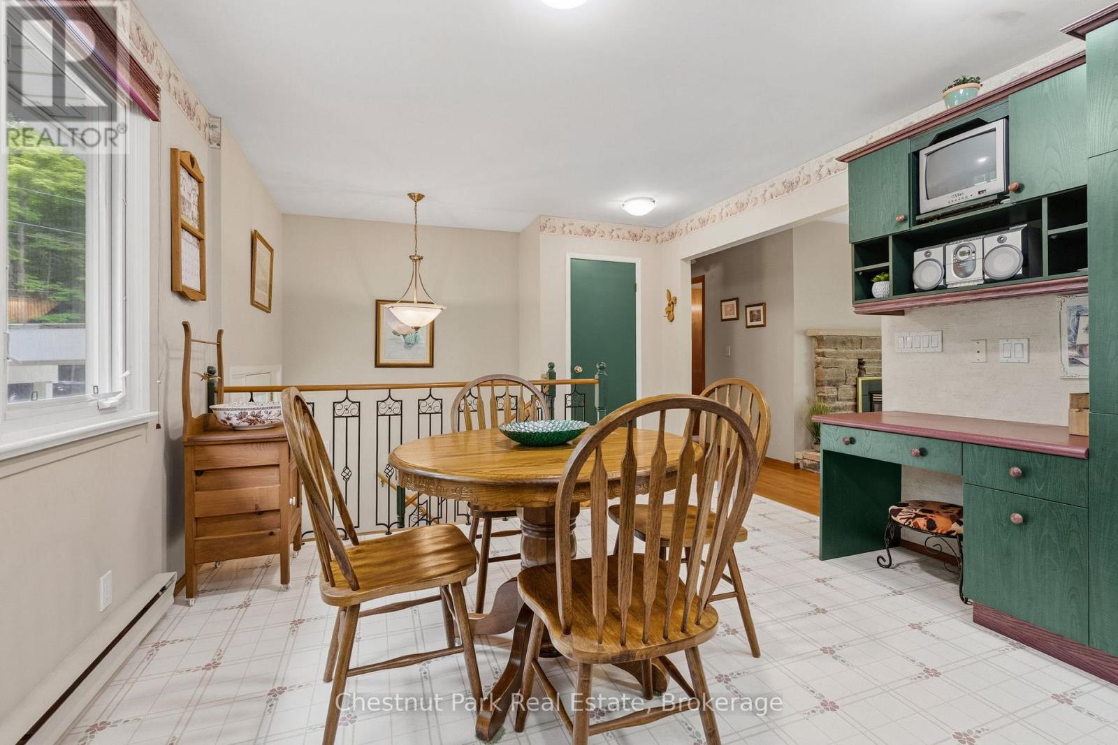 379 GABLES ROAD - 15