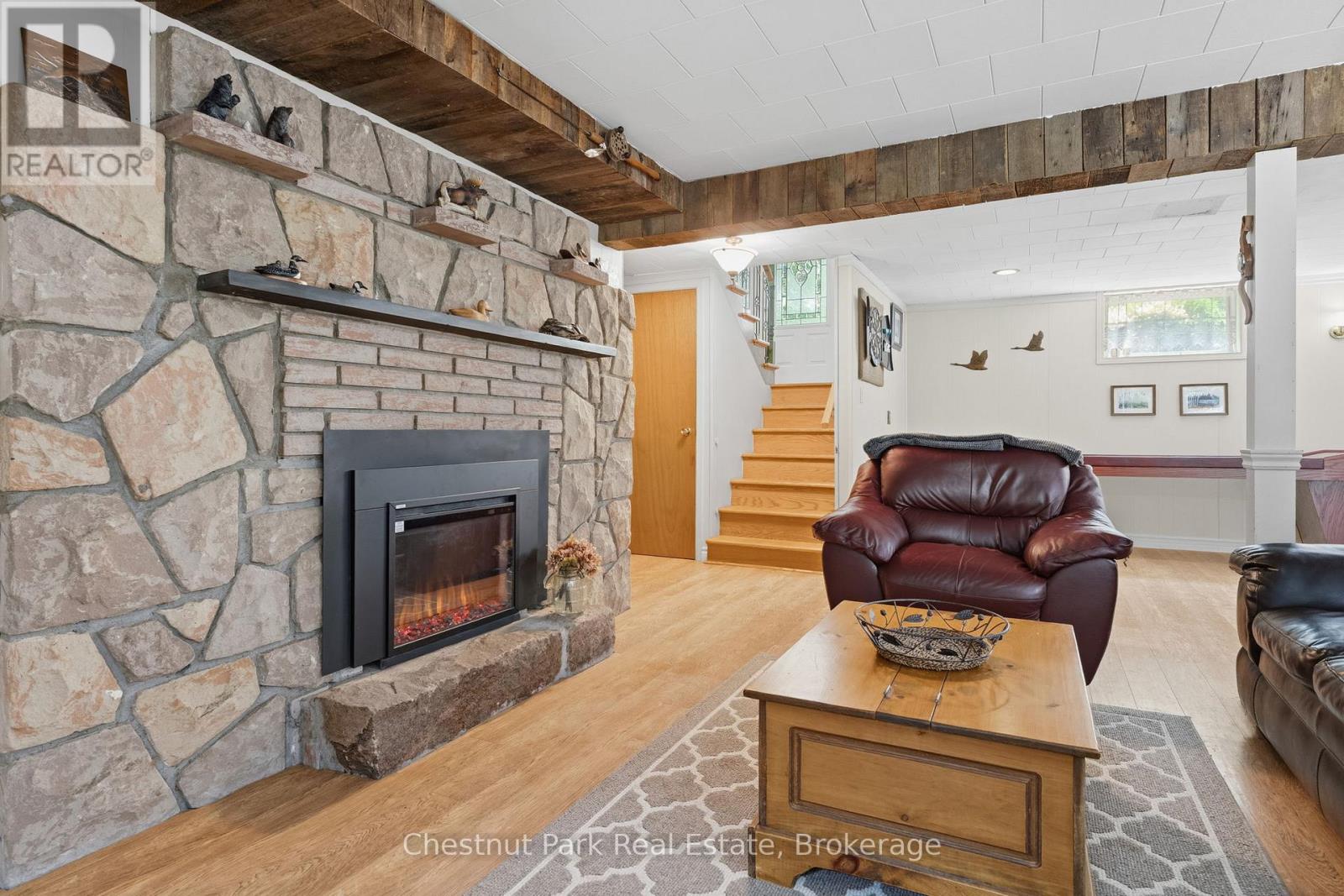 379 GABLES ROAD - 19