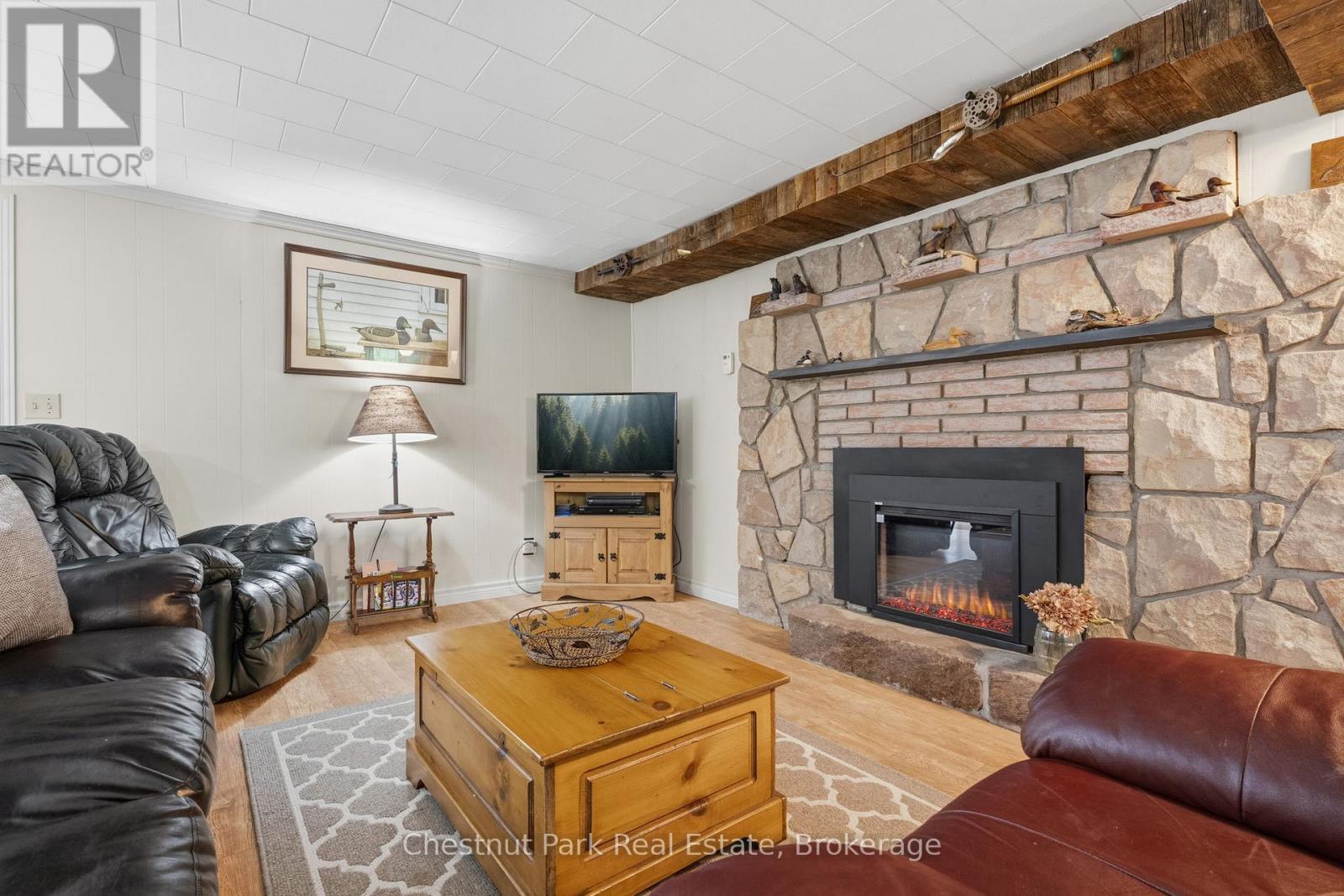 379 GABLES ROAD - 20