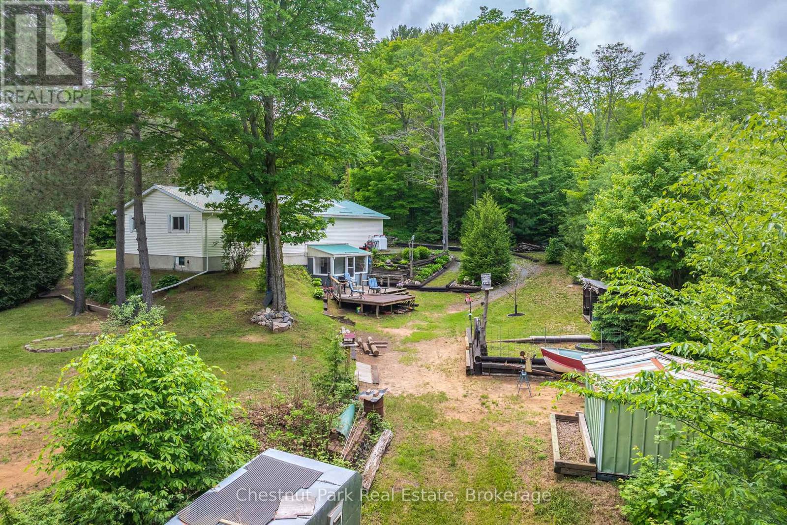 379 GABLES ROAD - 33