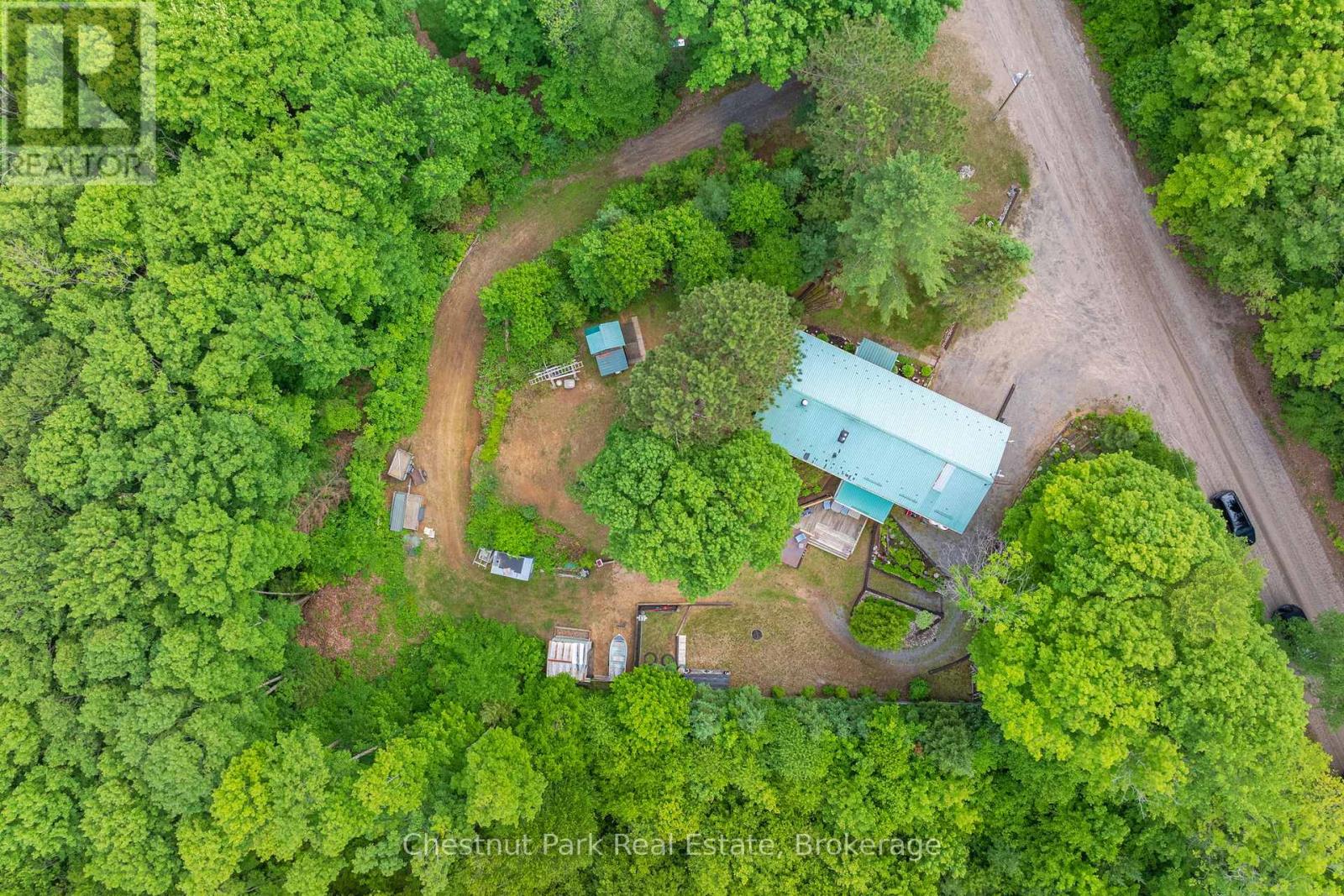 379 GABLES ROAD - 41