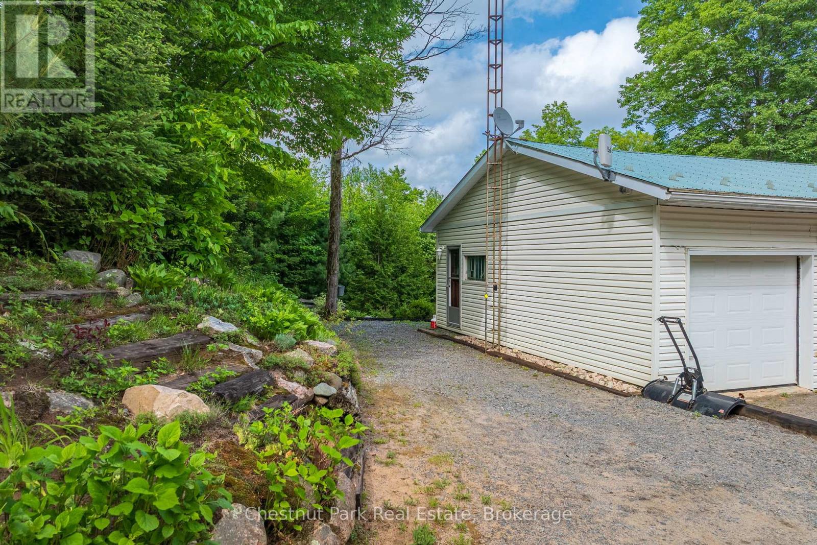 379 GABLES ROAD - 47