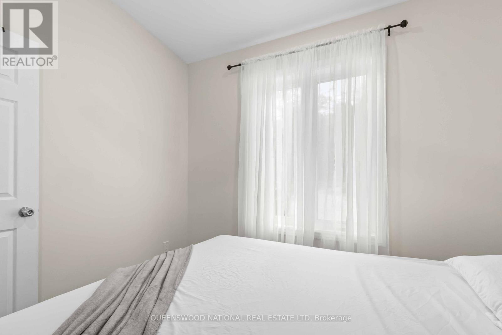 227 GRUNWALD ROAD - 30