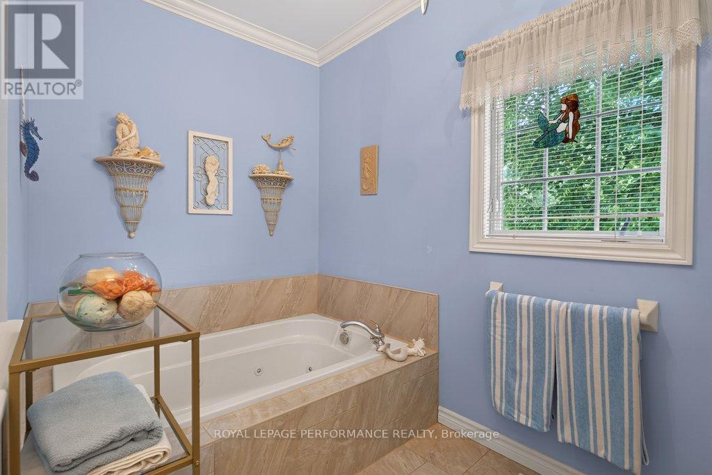2 Bed, 2 Bath House for Sale in Ottawa – 997 ADA BARRINGTON PRIVATE, Ottawa – MLS# X13462640 - Image 36