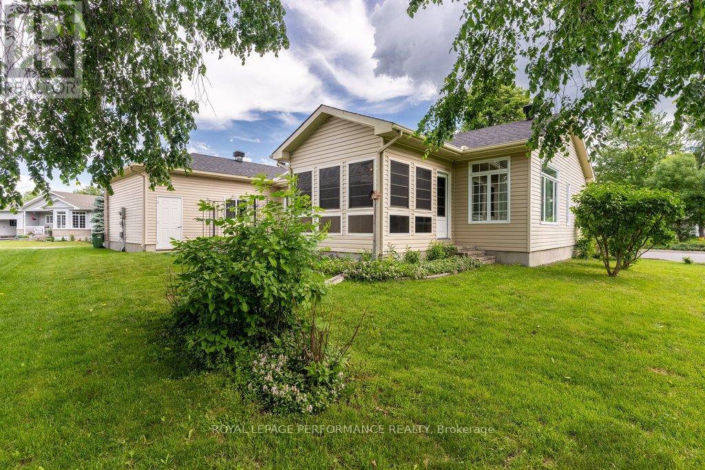 2 Bed, 2 Bath House for Sale in Ottawa – 997 ADA BARRINGTON PRIVATE, Ottawa – MLS# X13462640 - Image 42