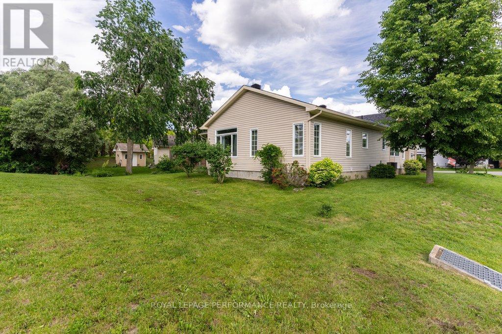 2 Bed, 2 Bath House for Sale in Ottawa – 997 ADA BARRINGTON PRIVATE, Ottawa – MLS# X13462640 - Image 43