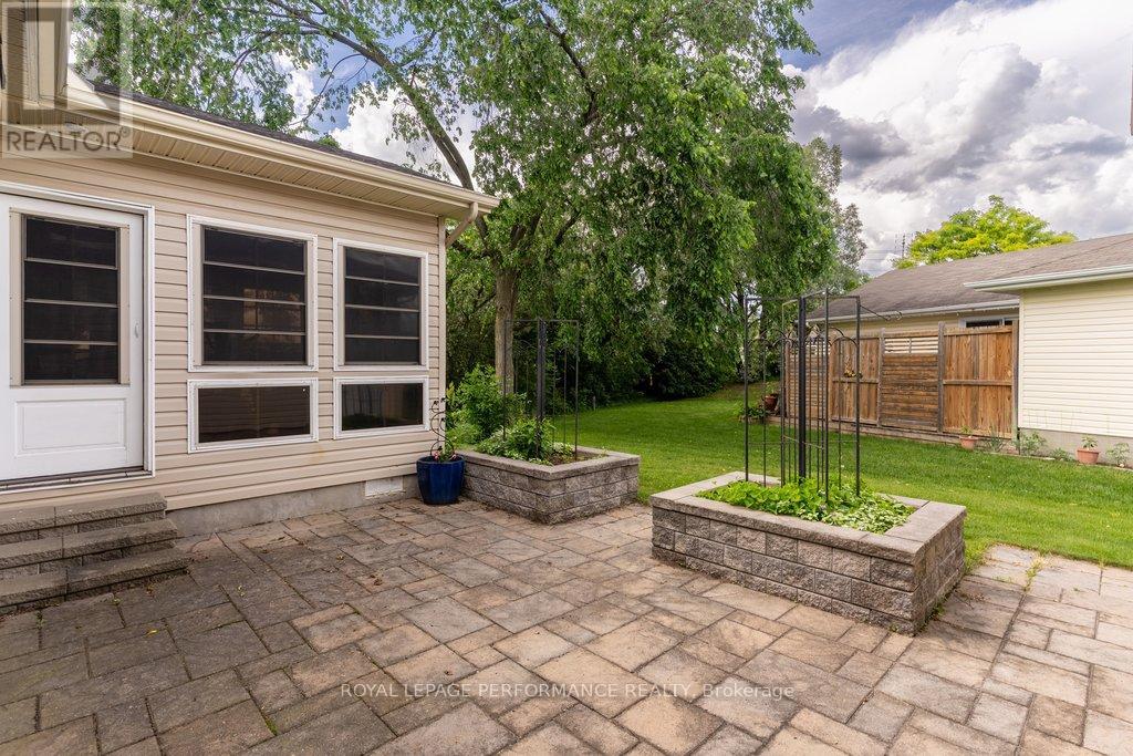 2 Bed, 2 Bath House for Sale in Ottawa – 997 ADA BARRINGTON PRIVATE, Ottawa – MLS# X13462640 - Image 44