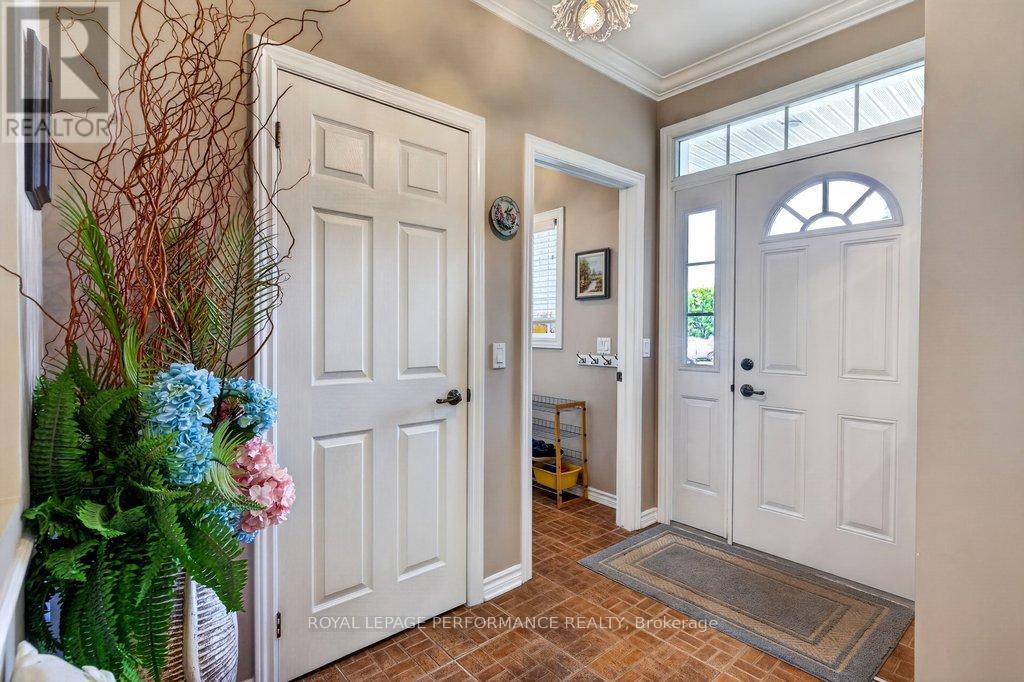 2 Bed, 2 Bath House for Sale in Ottawa – 997 ADA BARRINGTON PRIVATE, Ottawa – MLS# X13462640 - Image 6