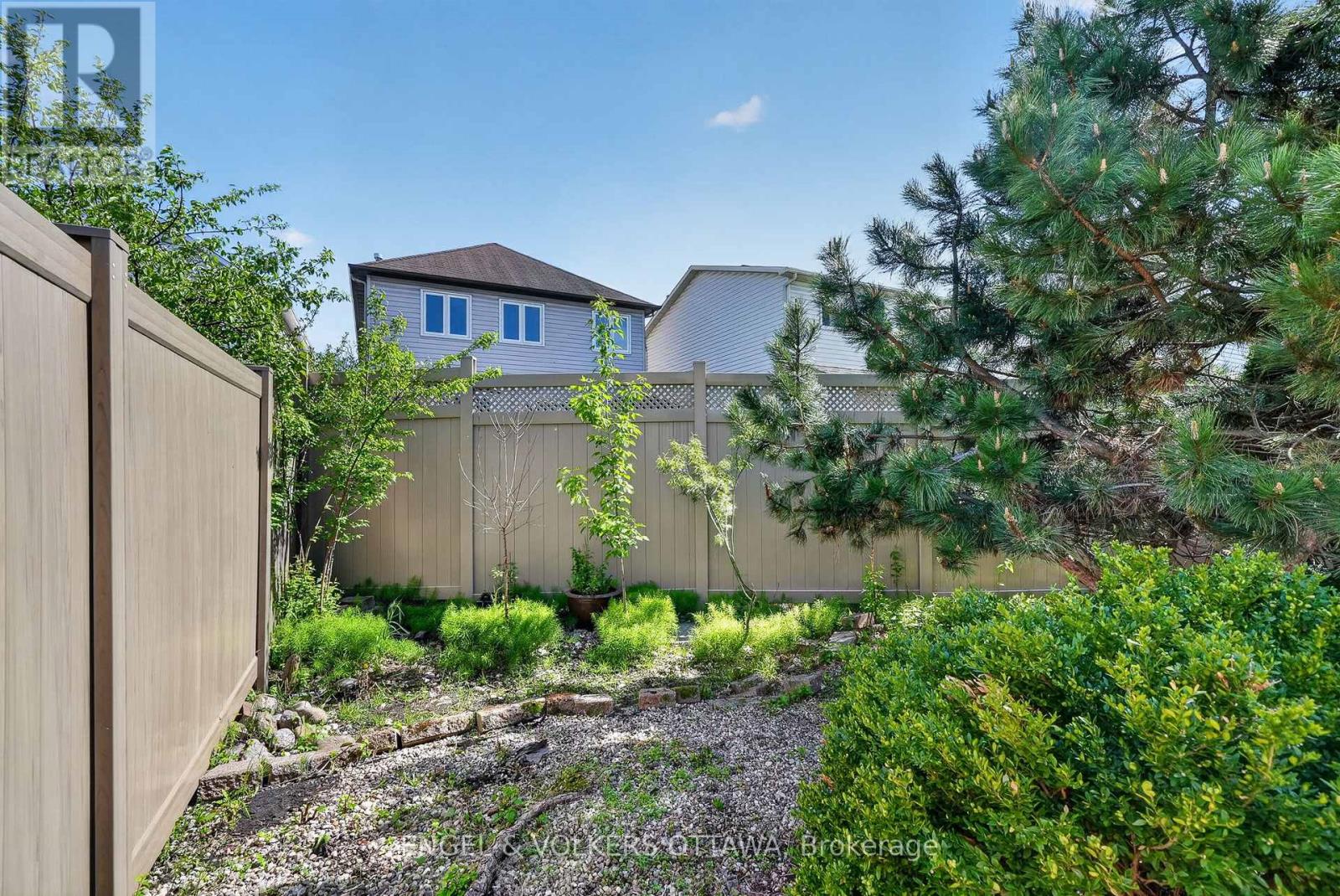 6592 WINDSONG AVENUE - 38