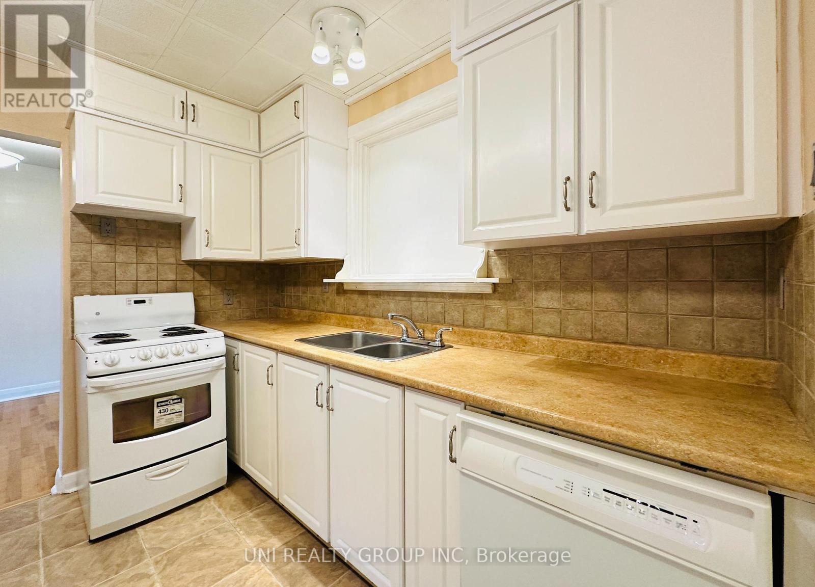 77 MEADOWLANDS DRIVE - 20