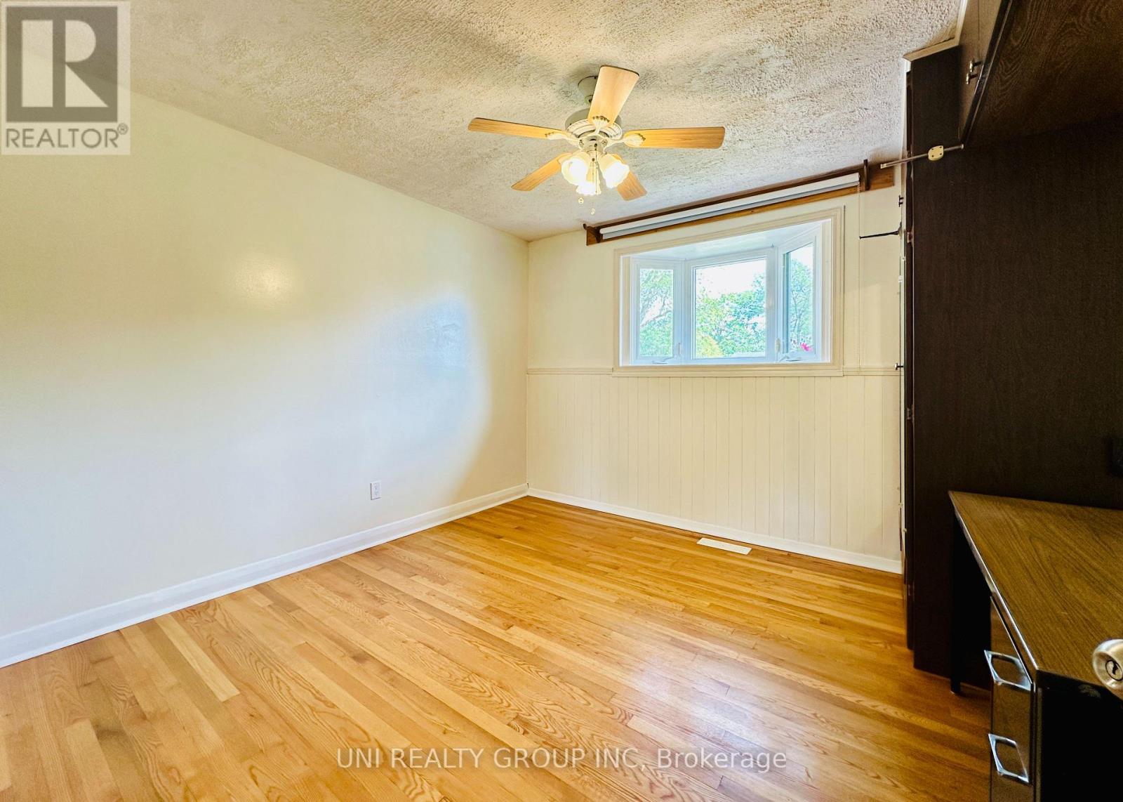 77 MEADOWLANDS DRIVE - 27